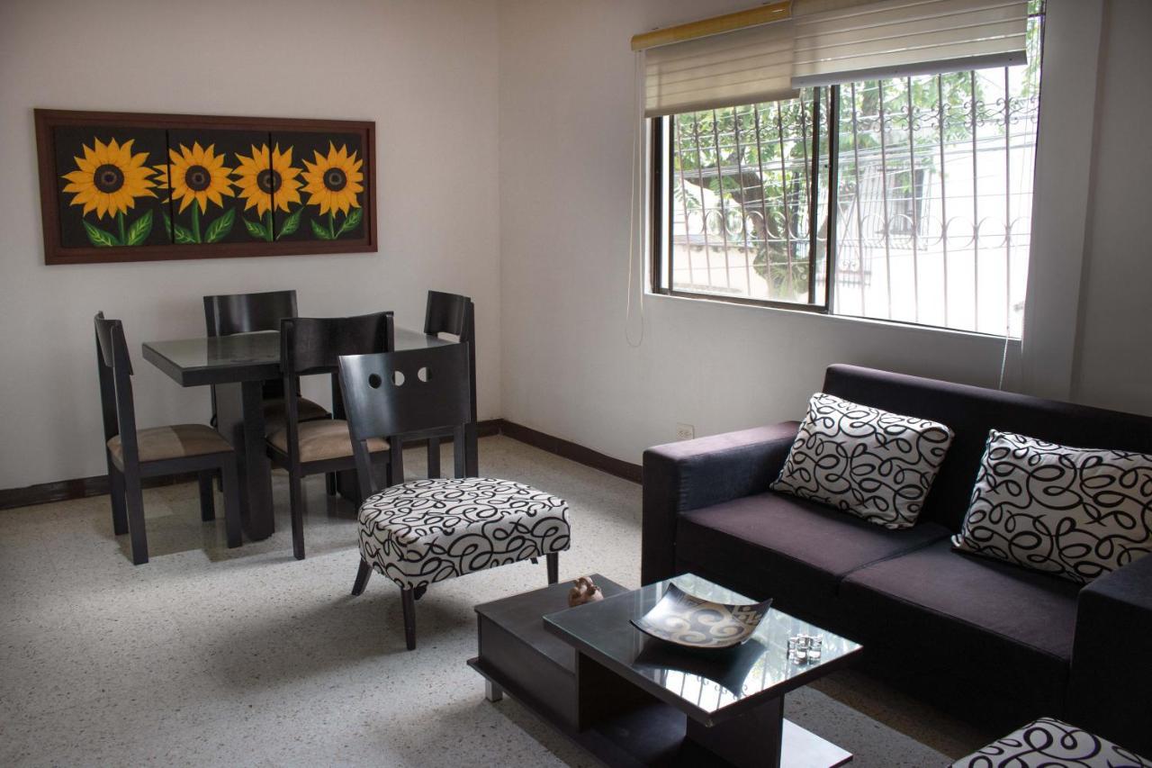 Apartamentos Limonar Калі Екстер'єр фото